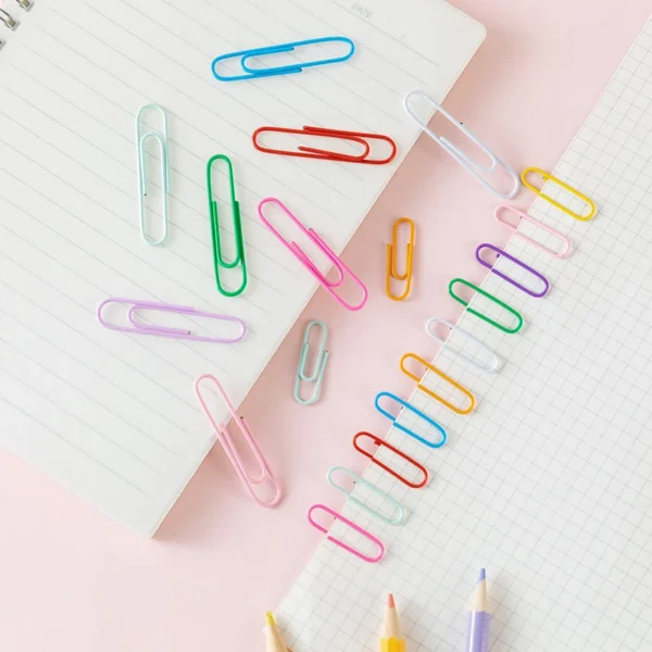 Colorful metal paper clips – Image 3
