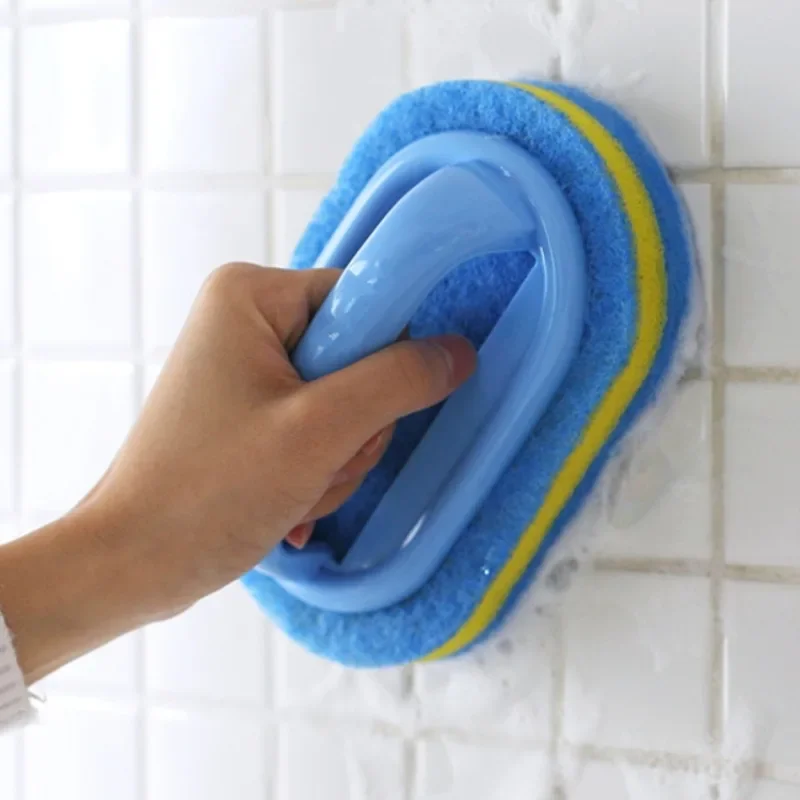 Household cleaning brush with handle