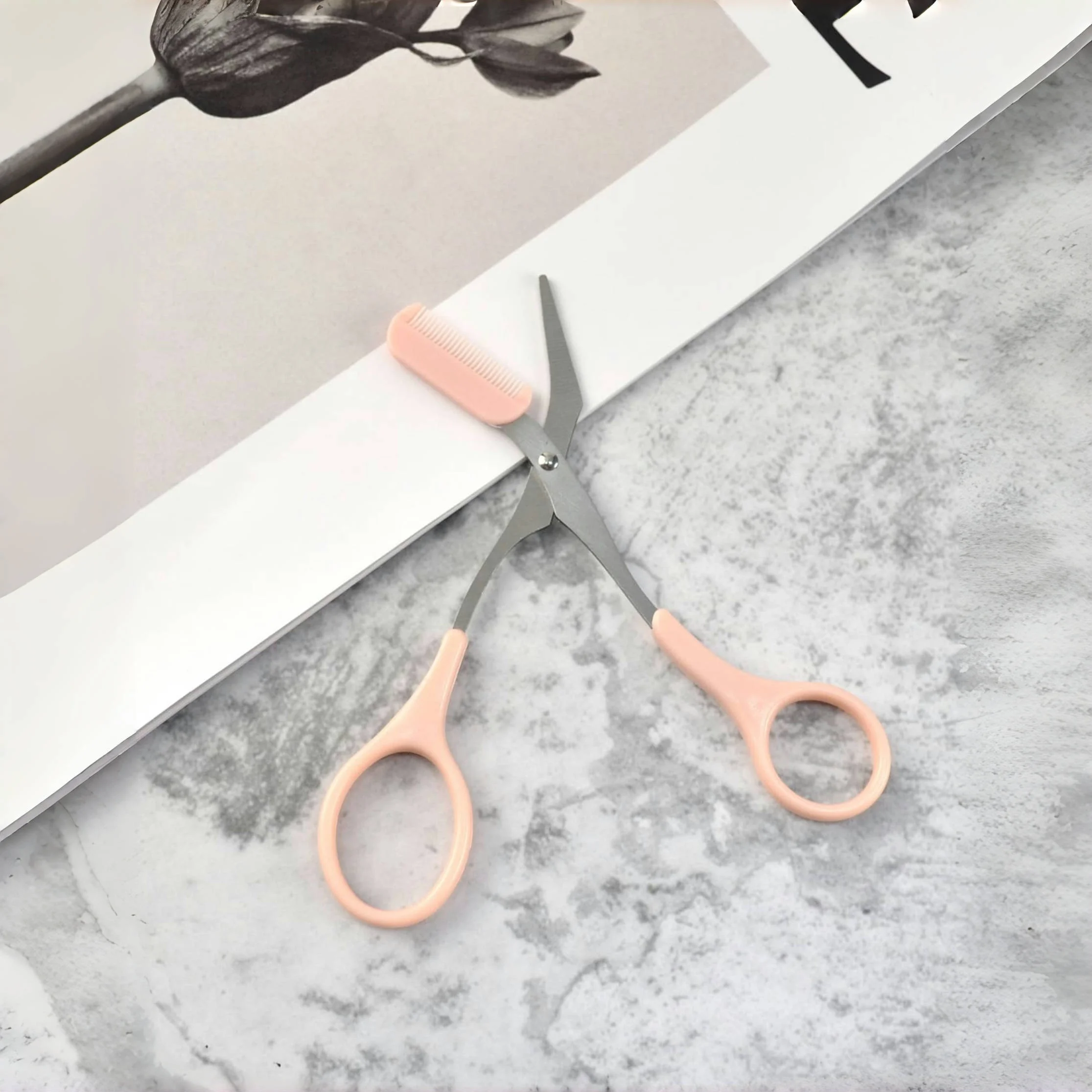 Eyebrow Trimming Scissors – Image 3